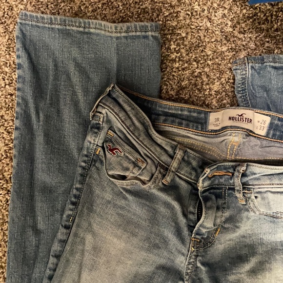 2 pairs of hollister straight leg jeans - Picture 3 of 4